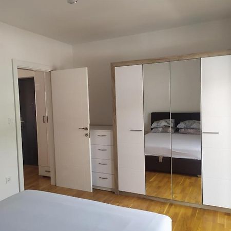 Marija Apartment Игало Екстериор снимка